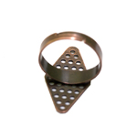 Sõrmusetoorik rombikujulise plaadiga / Perforated Diamond Finger Ring Base / 28 x 14mm