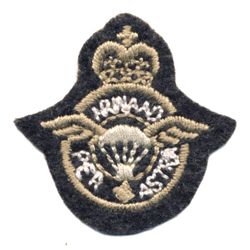 Embroidered Iron-On Patch, 4,0 x 3,8 cm, EM24