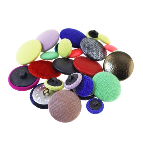 Service: Coating the buttons with the customer`s fabric