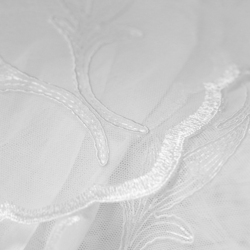 Suurte taimeornamentidega õhuline-läbipaistev, lainelise iluservaga, kardinakangas, 3m kõrge, UA6173