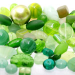 Pärlisegu Rohelistes toonides eri suurusega pärlitest 5-20mm, 100/50g pakk, LL10