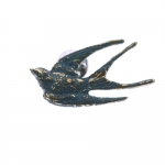 Värviline metallpross liblikkinnitusega Suitsupääsuke, 42 x 21 mm