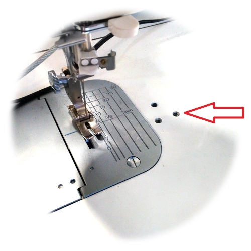 Установочные винты с металлической головкой ø3,5 мм, 13мм, B8 Monteerimiskruvide asukoht / Mounting screw location Juki TL-98