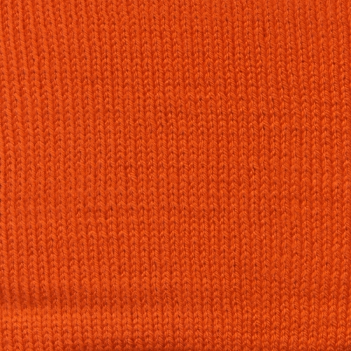 Acrylic Yarn Favori, Madame Tricote, 100 g = 210 m Näidis on kootud varrastel Nr.4,5.