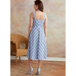 Выкройка: Misses` Dress and Sash, Butterick B6673 