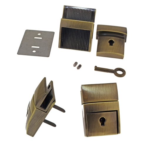 Tuck Clasp and Key 4 x 3 x 1 cm 