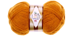 Pehme villasisaldusega lõng, pruunikasoranž