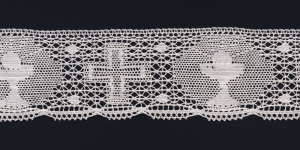 Puuvillane servapits kirikusümboolikaga, 1047-01 laiusega 5,5cm, värv valge