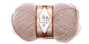 Pehme villasisaldusega lõng, hallikas helebeež