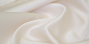 Kreemjasvalge (Light Gold), pidulik satiinkangas 150cm
