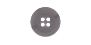 Hallikirju, heleda servaga, nelja auguga plastiknööp, 18mm, 28L
