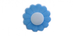 SD220 Nööp lilleõis Pastic Button ø15 mm, suurus: 24L helesinine