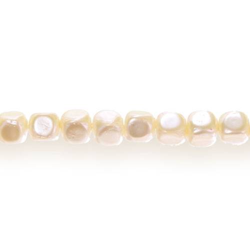 Kandiline pärlmutter 4,5mm klaashelmes