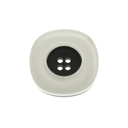 Kandilise vormiga, kahevärviline, keskelt süvistatud, nelja auguga, plastiknööp, 26mm, 42L