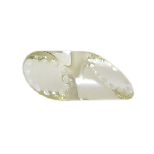 Pikliku kujuga, otstest viltune, süvistatud kannaga plastiknööp, 38 x 18 mm, suurus: 58L