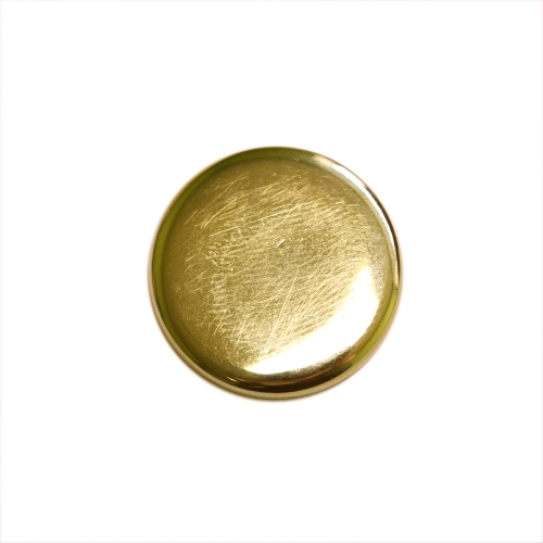 Ümar, kergelt kumerate servadega, lameda pinnaga, kannaga metallnööp, 23mm/36L