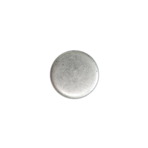 Ümar, kergelt kumerate servadega, lameda pinnaga, kannaga metallnööp, 15mm/24L
