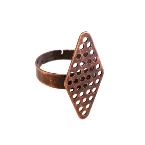 Sõrmusetoorik rombikujulise plaadiga / 28 x 14mm