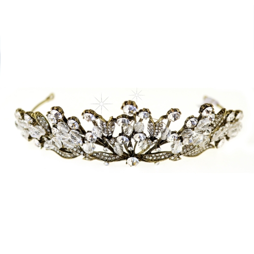 Tiara timanttikoristeilla