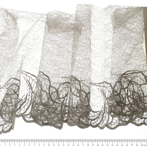 Tüllile tikitud pits, 23 cm