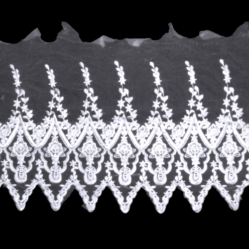Tüllile tikitud pits, 35 cm