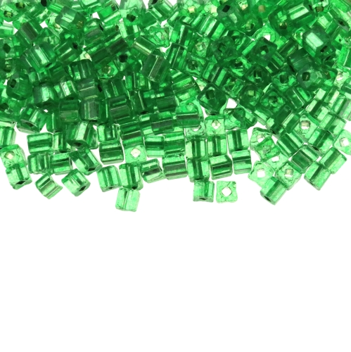 Kuutiohelmet 3,1 x 3,1 mm ja 3,4 x 3.4 mm, Preciosa