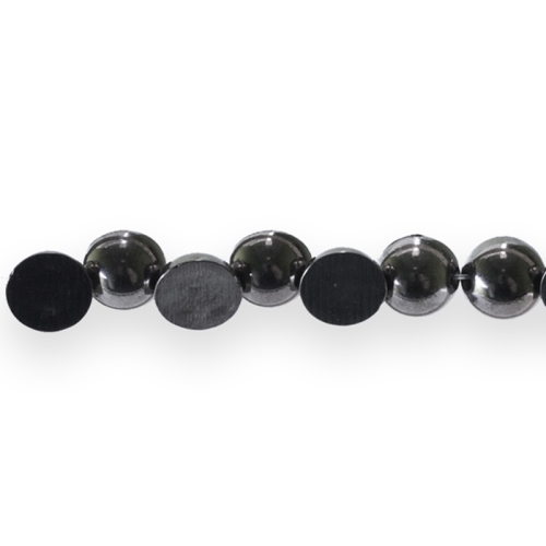 Ümarad, lapikud, lameda põhjaga metallilaadsed plastikhelmed 8,2 x 4,2mm