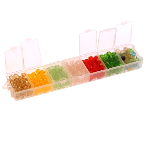 Karbike lihvitud klaaskristallist helmestest (Bicone Crystal) suuruses 6mm, karbi mõõtmed 155x30x18mm, LM4