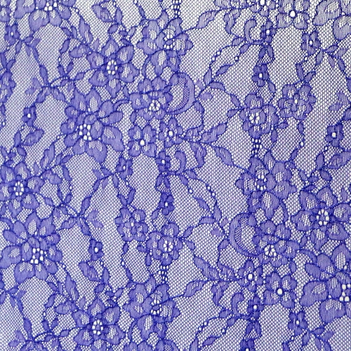 Lillemustriga, kergelt veniv pitskangas, 130 cm