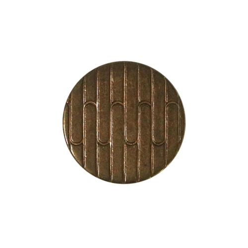 Reljeefse triibumustriga, sileda pinnaga, kannaga metallnööp, 18mm, 28L