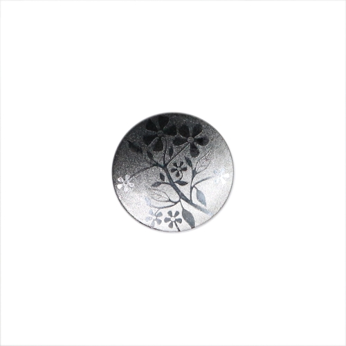 Lillemustriga, kannaga plastiknööp, 23mm, 36L