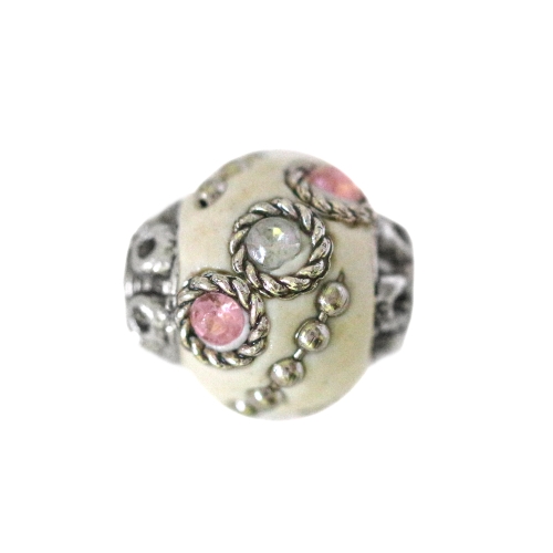Reljeefsete lilleornamentide ja klaaskristallidega Indoneesia metallpärl, 17mm