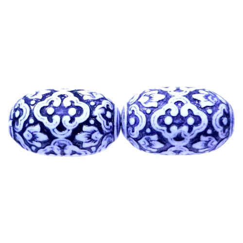 Reljeefse ornamendimustriga, ovaalsed plastikhelmed, 28 x 17mm