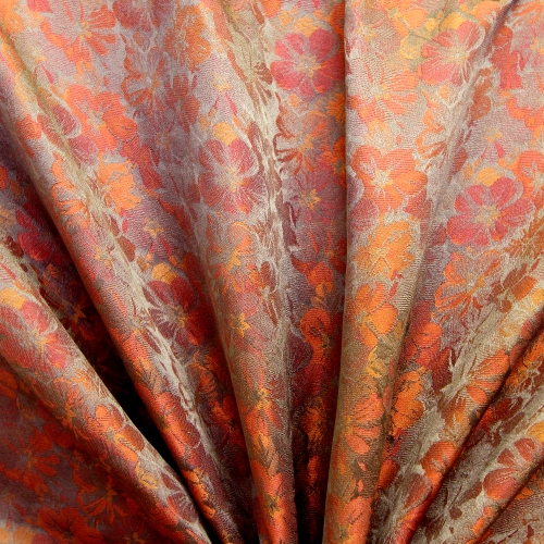 Naturaalsiidiga pidulik sissekootud mustriga (jacquard) kangas Art.23440