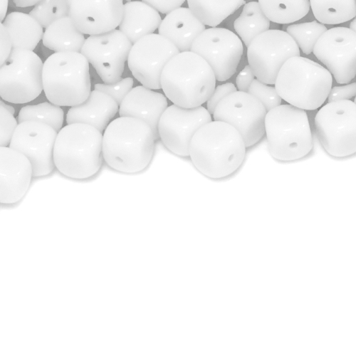 Kuubikukujuline keskelt risti läbistatud auguga (Jablonex) 5mm klaashelmes 