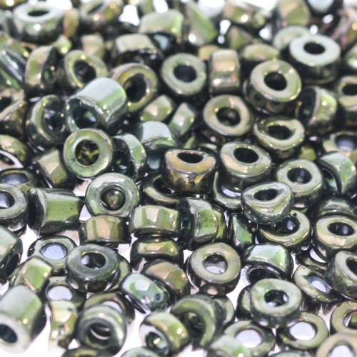 Pärlisegu Mustadest kuldsete AB-kattega pärlitest 6-7mm, 100/50g pakk, LL51