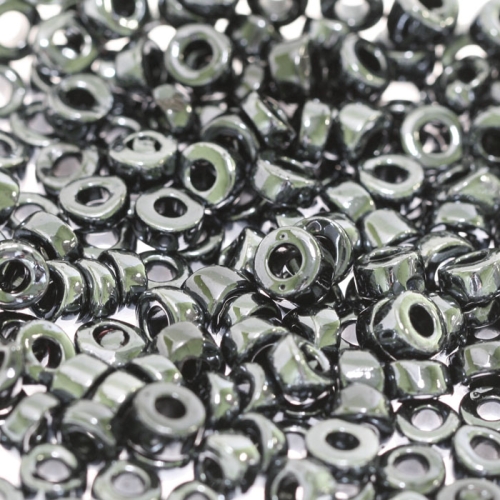 Pärlisegu Tumehallikates toonides pärlitest AB-kattega 6-7,5mm, 100/50g pakk, LL83