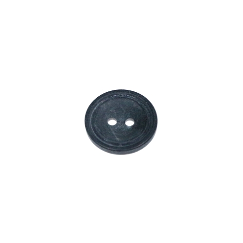 Reljeefse ääretriibuga, kahe auguga plastiknööp, 18mm, 28L