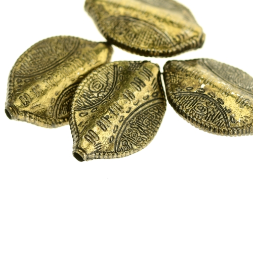 Ovaalsed, lapikud, antiikse reljeefse mustriga metalse tooniga plastikhelmed 30 x 22 x 8mm