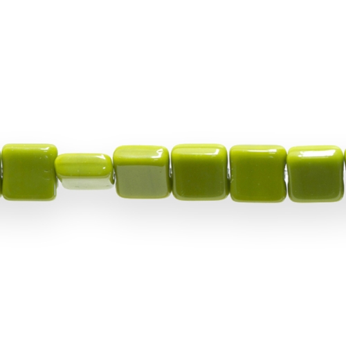 Ruudukujuline lapik pikuti keskelt auguga klaashelmes (Jablonex) 8x4mm 
